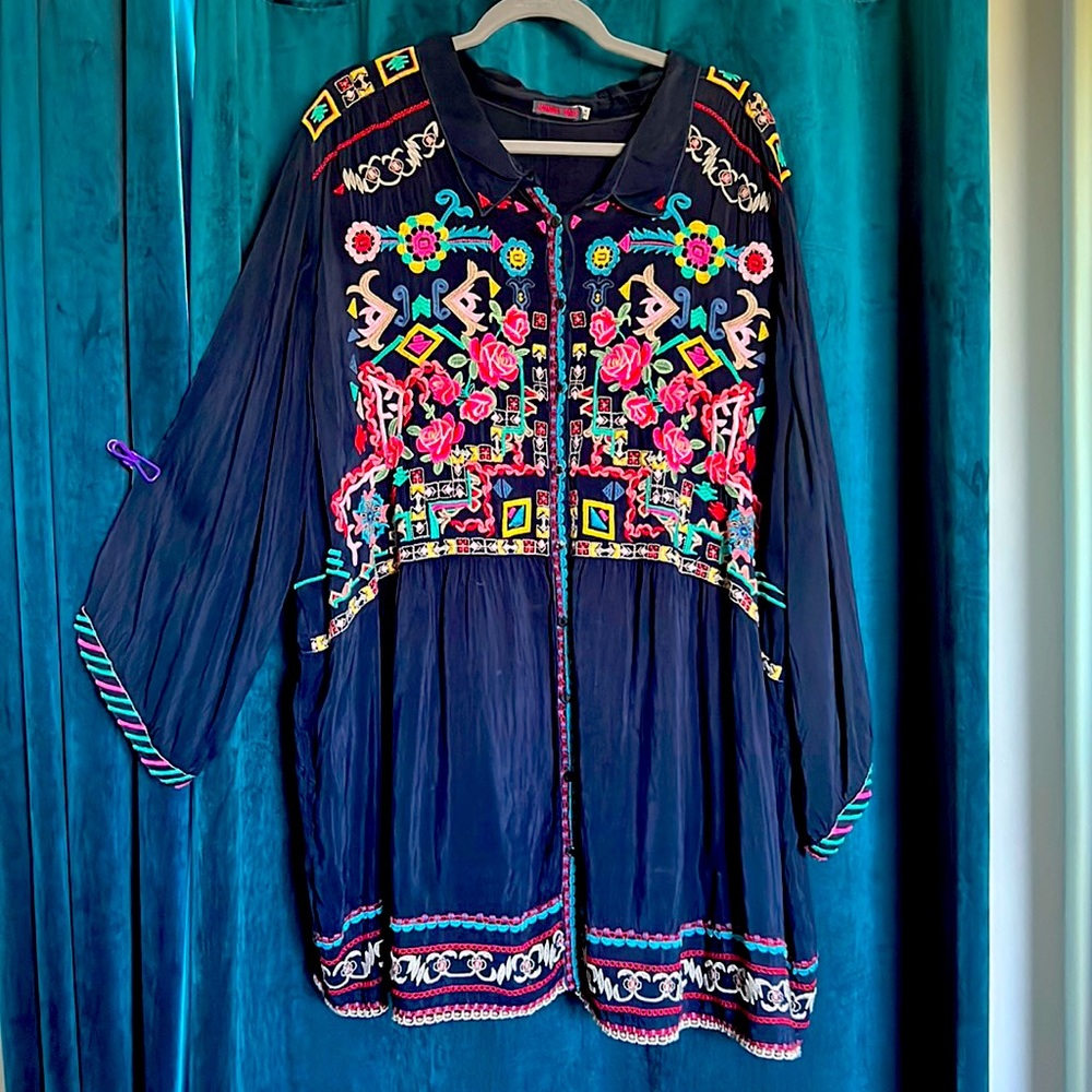 Original Johnny Was Button down collared embroidered tunic in dark blue 3X